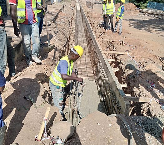  Construction de caniveaux à PoumPoumre – Garoua